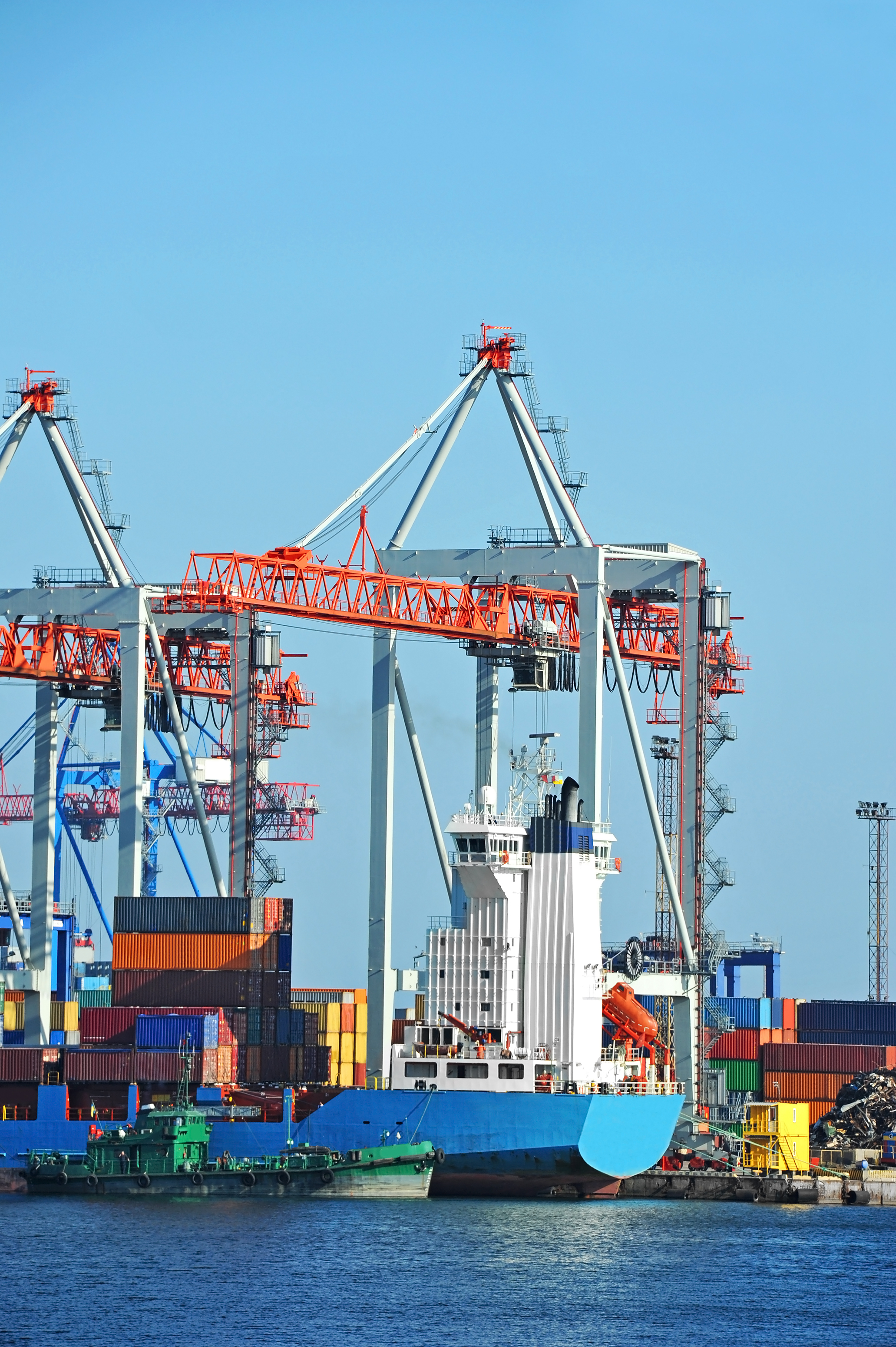 Container port with ship-to-shore gantry cranes
